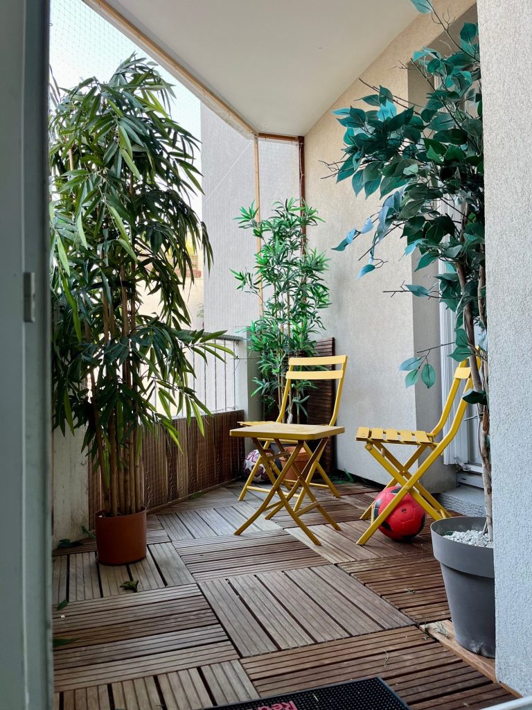 pose de dalles en bois exotique
